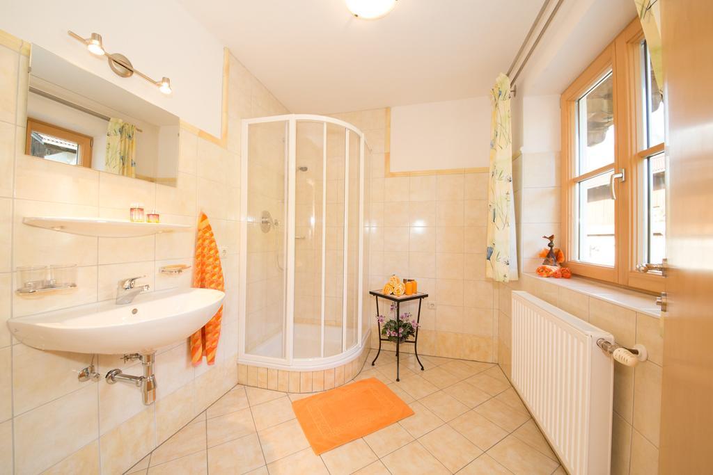 Apartamento Bio-Bauernhof Einberghof Pfarrwerfen Habitación foto