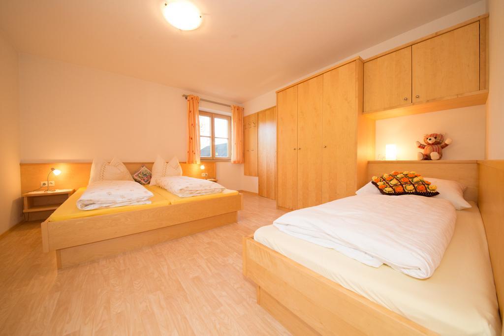 Apartamento Bio-Bauernhof Einberghof Pfarrwerfen Habitación foto